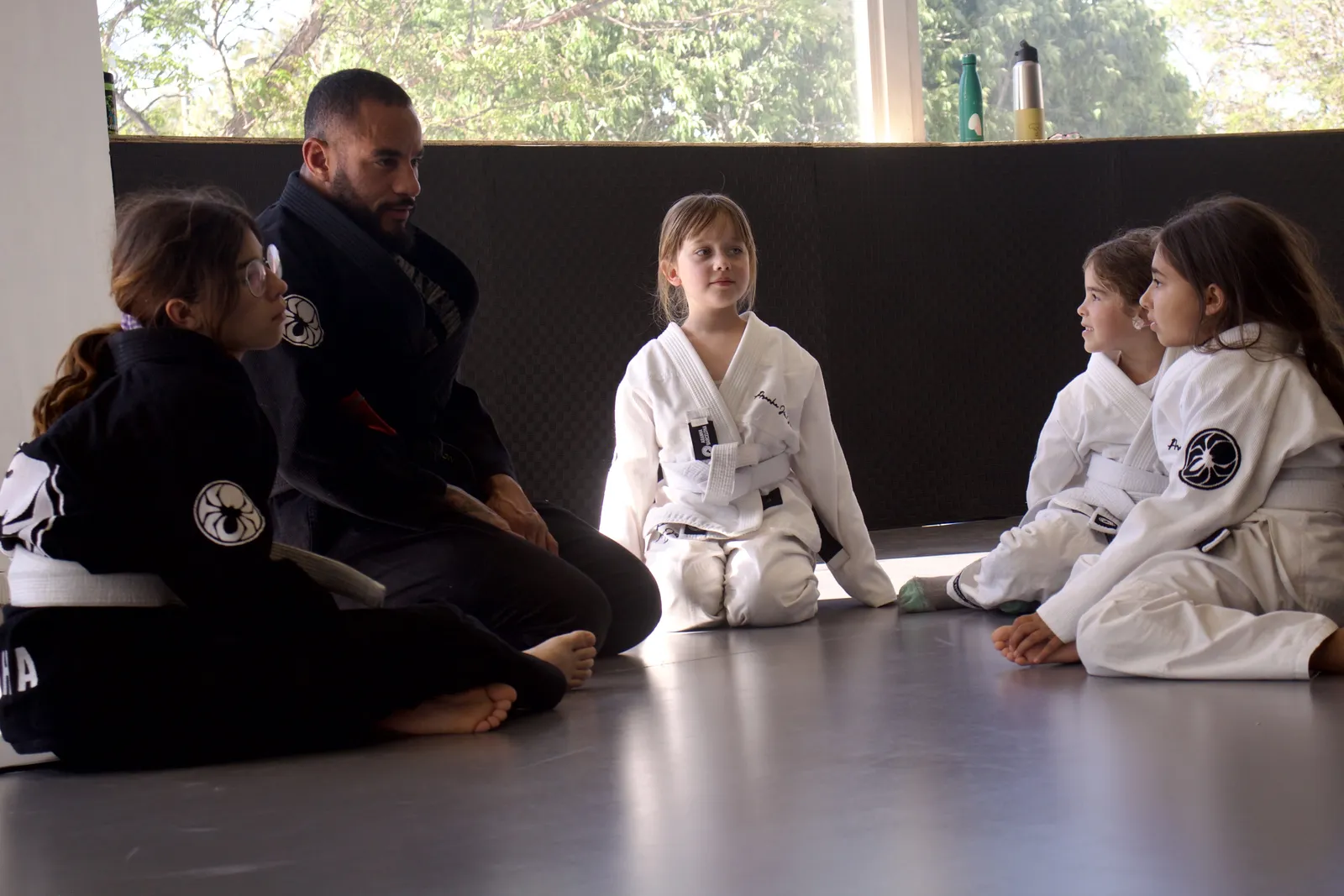 Niños practicando Jiu-Jitsu